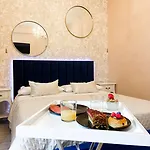 Casa Rosmini Rooms, Dolomia 住宿加早餐酒店